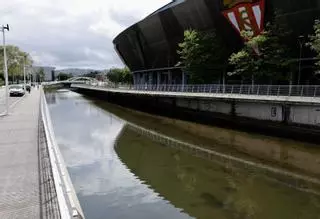 La obra de renaturalización del Piles se inicia en el cauce alto y con el desmontaje del anillo navegable