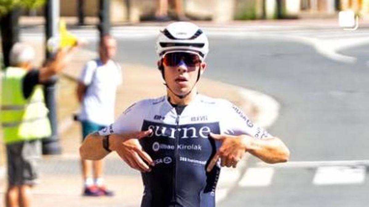 Benjamín Noval se impone en la meta de Zegama