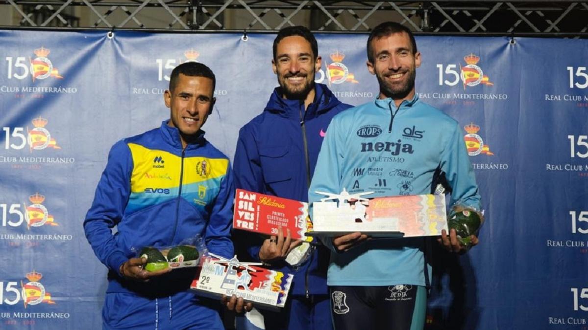 Podium masculino de la San Silvestre del Real Club Meditarráneo.