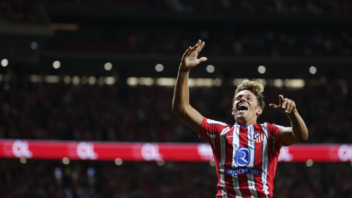 Marcos Llorente celebra el segundo gol del Atlético ante el Girona.