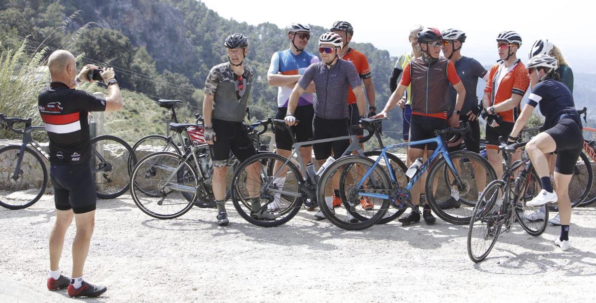 Tausende Radsporturlauber kommen jedes Jahr nach Mallorca. Dieses wirtschaftliche Potenzial müsse man besser nutzen, findet Till Kraemer.  | FOTO: NELE BENDGENS