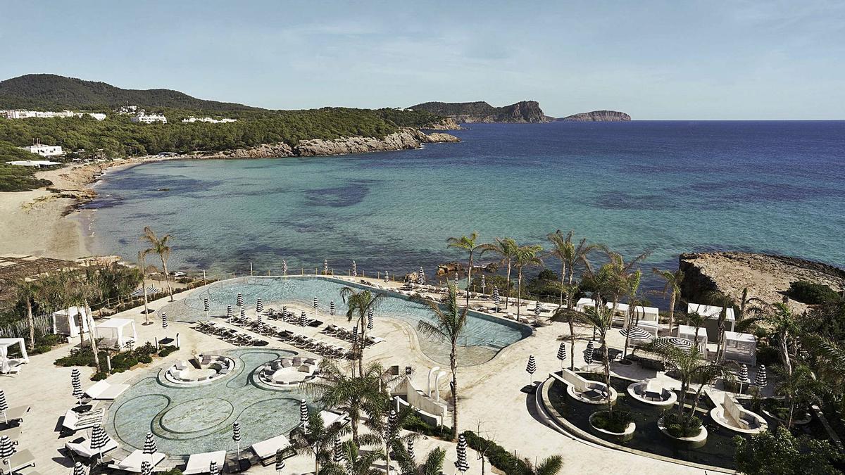 BLESS Hotel Ibiza se encuentra en la impresionante playa de Cala Nova. | FOTOS: BLESS HOTEL IBIZA