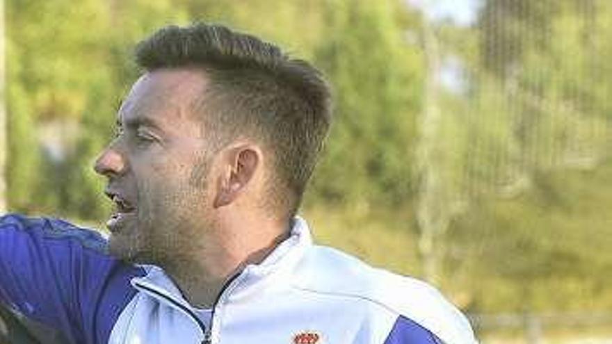 Luis Arturo, entrenador del Oviedo B.