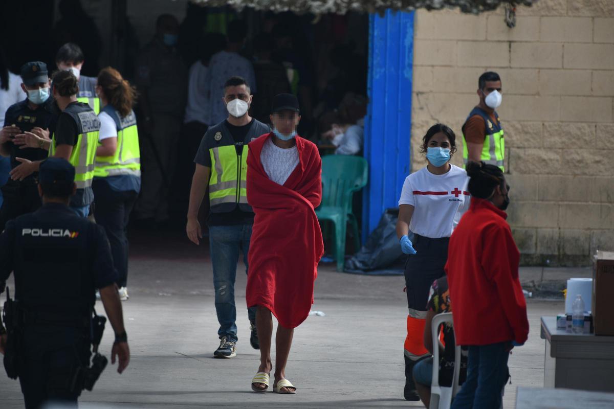 Un grupo de menores en Ceuta.