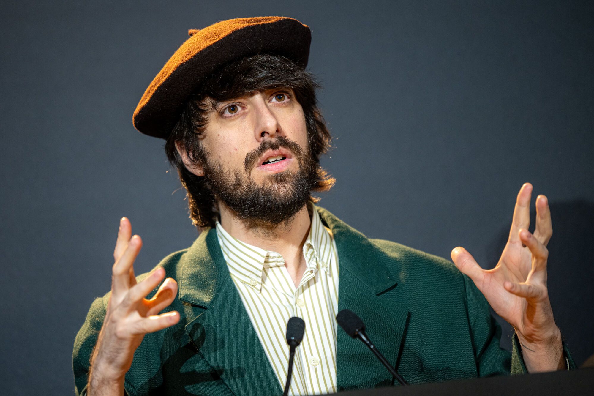 GUERRA CIVIL ESPAÑA | Perez Reverte pospone el ciclo sobre la Guerra Civil  tras las bajas de Uclés y de políticos de izquierda para "rearmar" el  programa