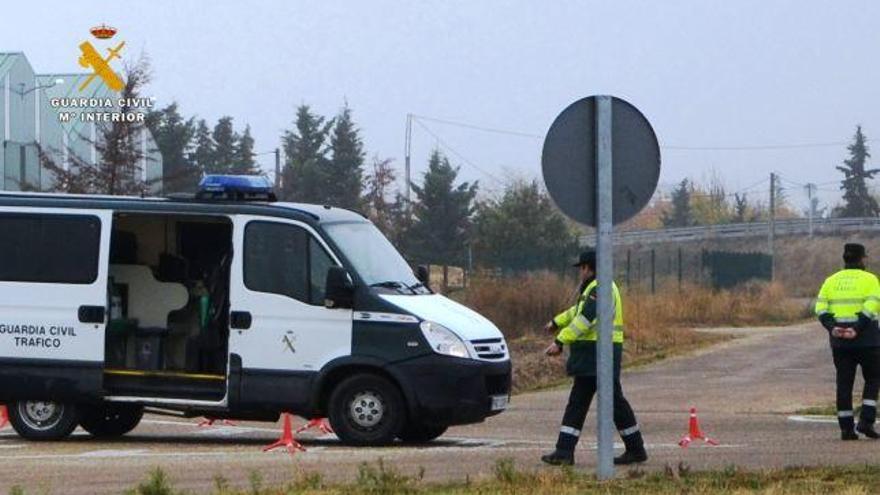 Control de la Guardia Civil de Tráfico.