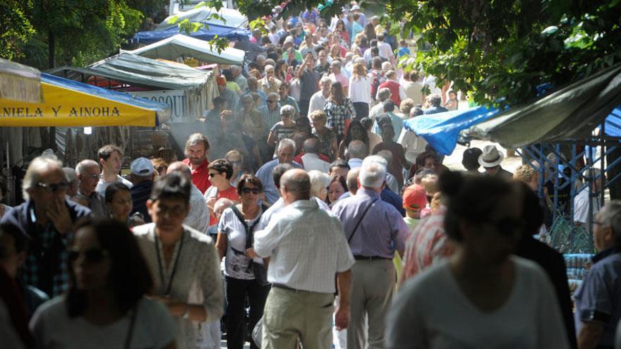 Gran afluencia de público en la romería de Santa Margarita.