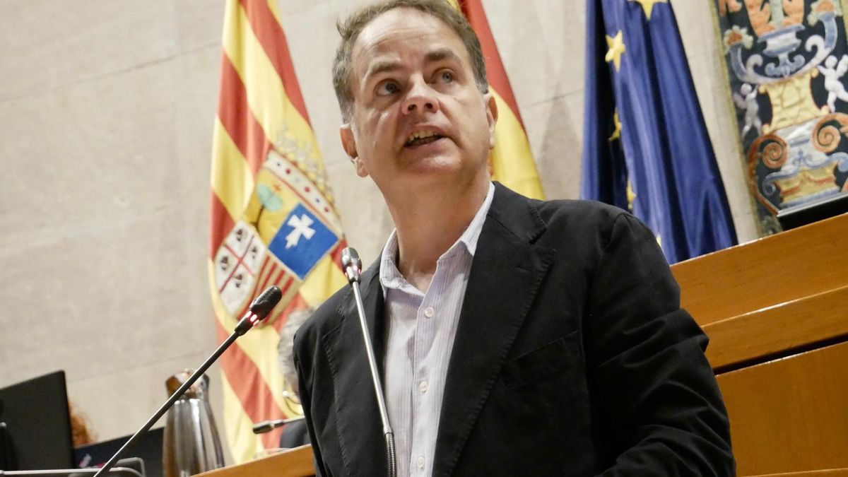 El consejero de Hacienda, Interior y Función Pública, Roberto Bermúdez de Castro, comparece en las Cortes, este jueves, a petición propia.