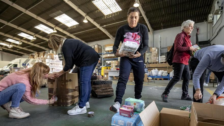 (VÍDEO) Residentes turcos en Mallorca recogen material para ayudar a las víctimas de los terremotos