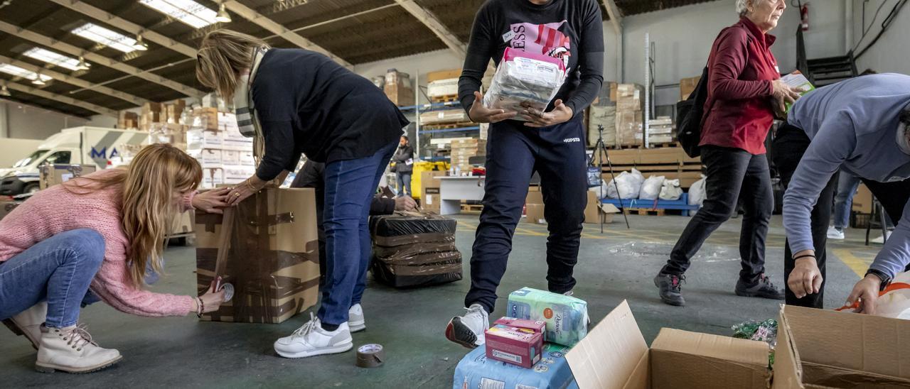 (VÍDEO) Residentes turcos en Mallorca recogen material para ayudar a las víctimas de los terremotos