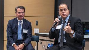 Pedro Urruchurtu (derecha), durante un evento de la Asociación Venezolano-Estadounidense, el pasado diciembre en Nueva York.