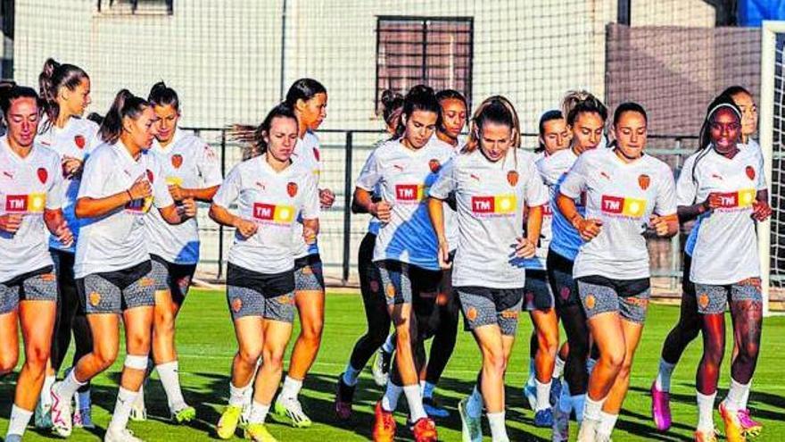 Primera presentación en la historia del Femenino