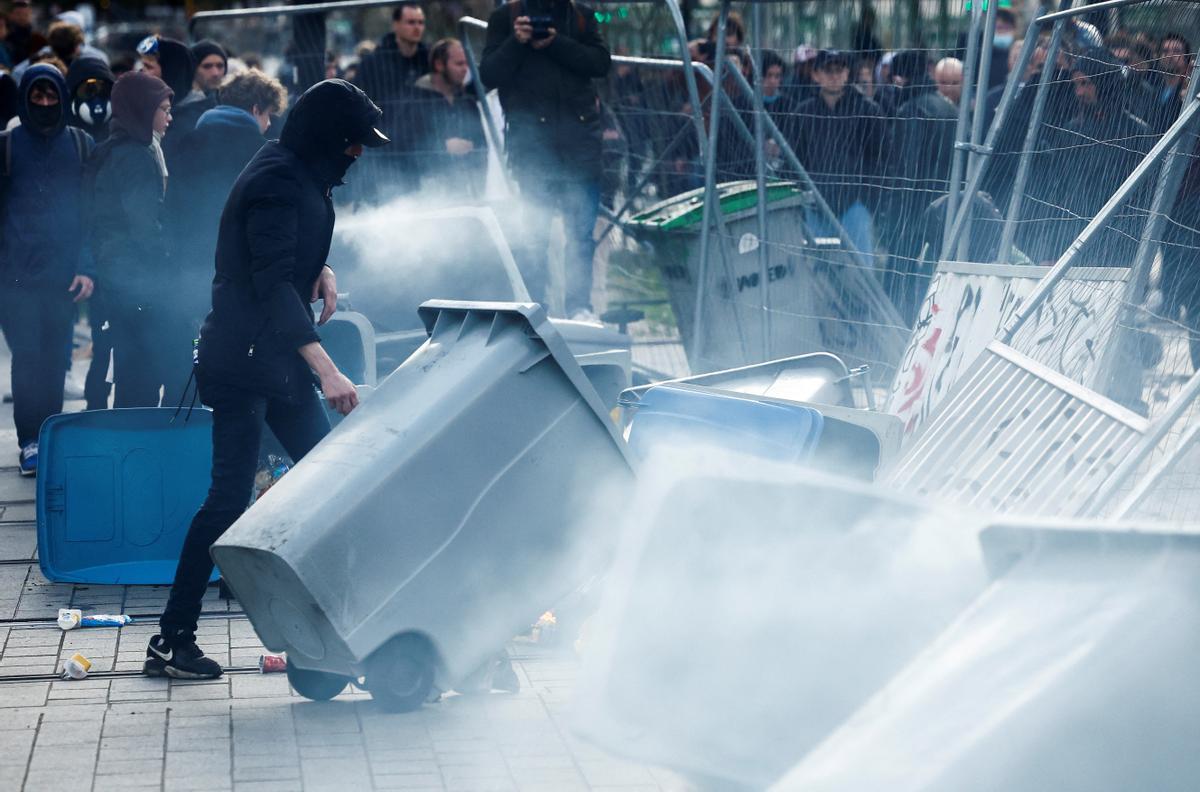 La manifestaciones en París se saldan con 122 detenidos