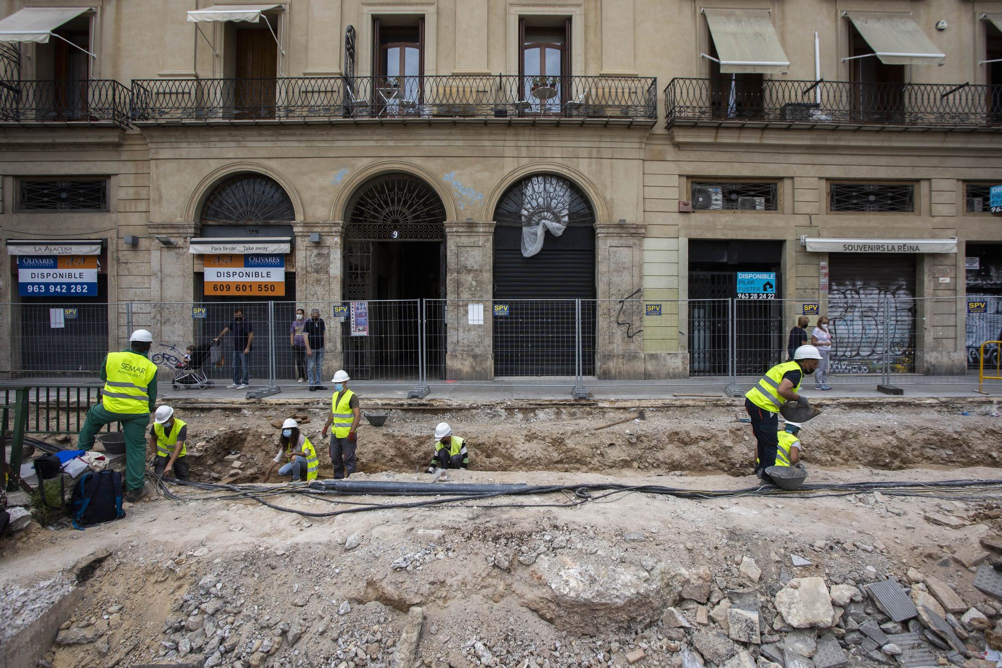 Las obras de la Reina sacan a la luz una posible cuarta muralla de València