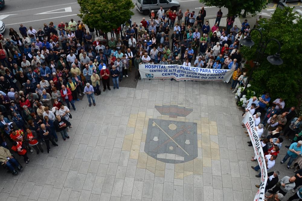 Cangas clama en la calle por mejoras en la sanidad y anuncia más movilizaciones