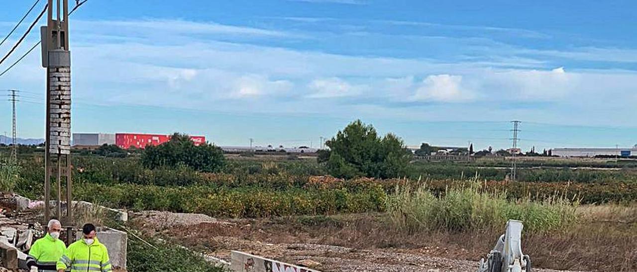 Las vías entre Silla y 
Benifaió ya arregladas en la  
mañana del lunes.  adif