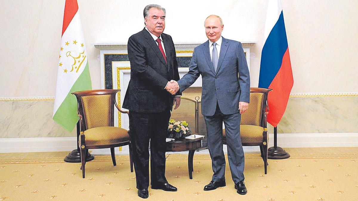 Emomali Rahmon y Vladímir Putin, en una imagen de archivo.