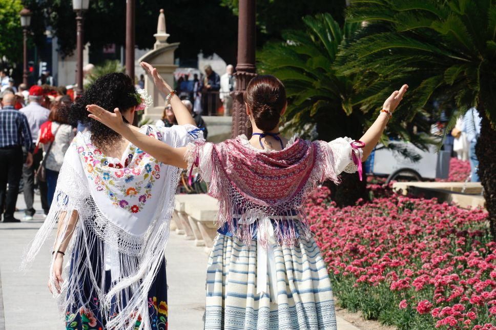 Las carrozas y la 'tronaera', claves para el ambiente del Bando 2016