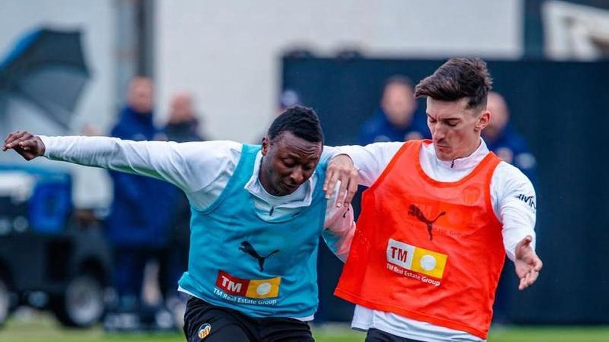 Pepelu y Sadiq, en la sesión previa al partido