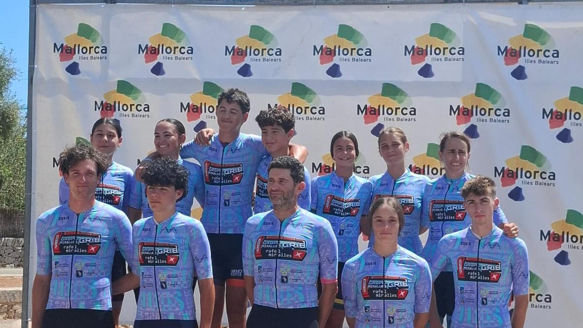 Los líderes de la Challenge d'Estiu posan a falta de la jornada final de la próxima semana en Sant Joan.