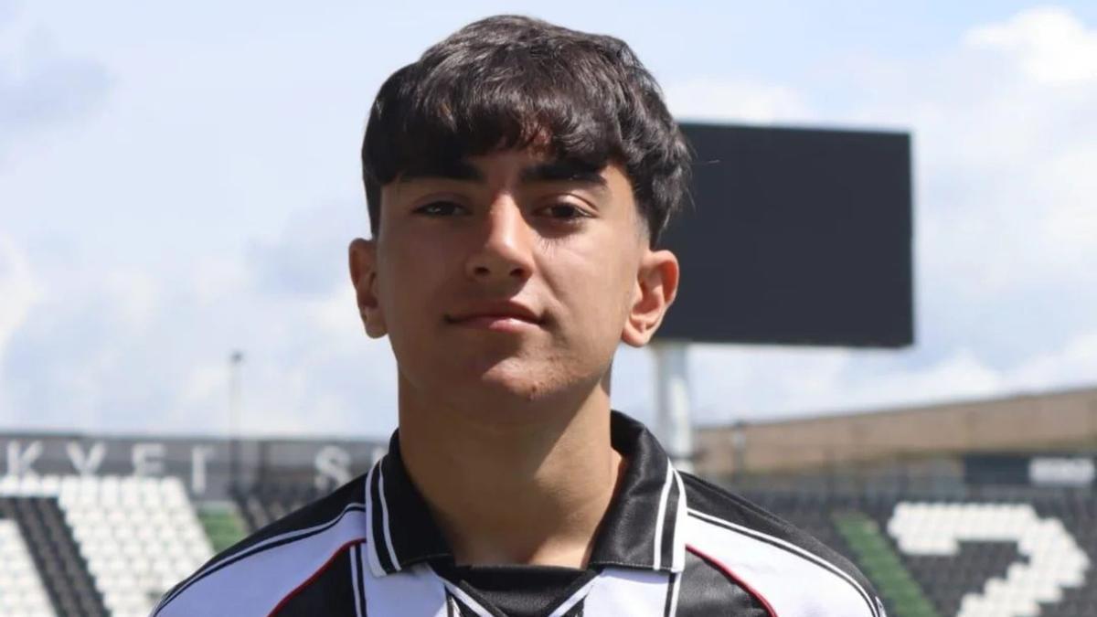 Asier Sánchez, mediocentro del Amistad que ficha por el Castellón