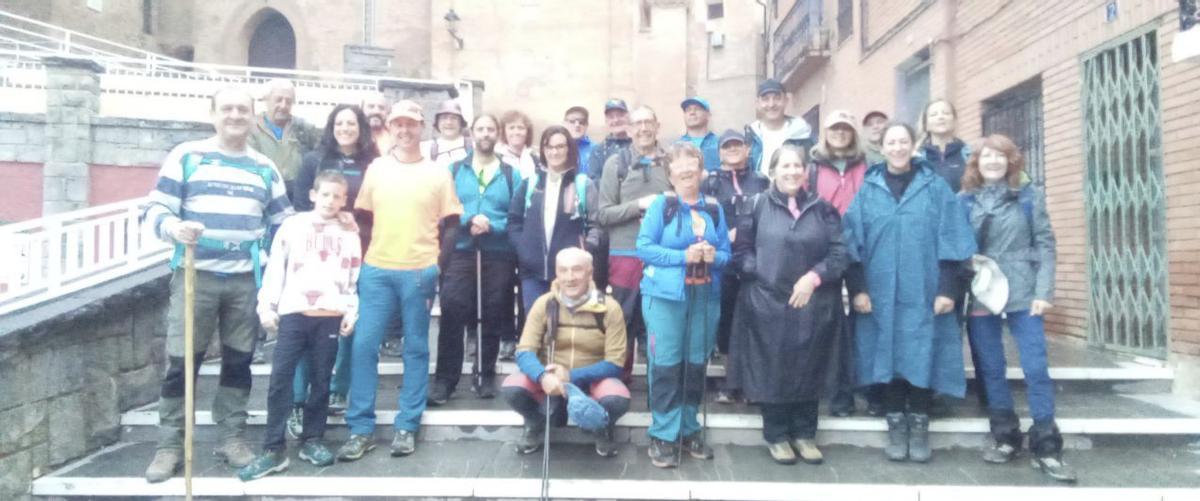 Participantes de la ruta de Tosos 2025.