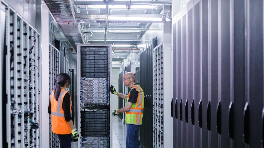El desafío energético de la 'nube': Microsoft gastará más electricidad que todo Aragón con sus centros de datos