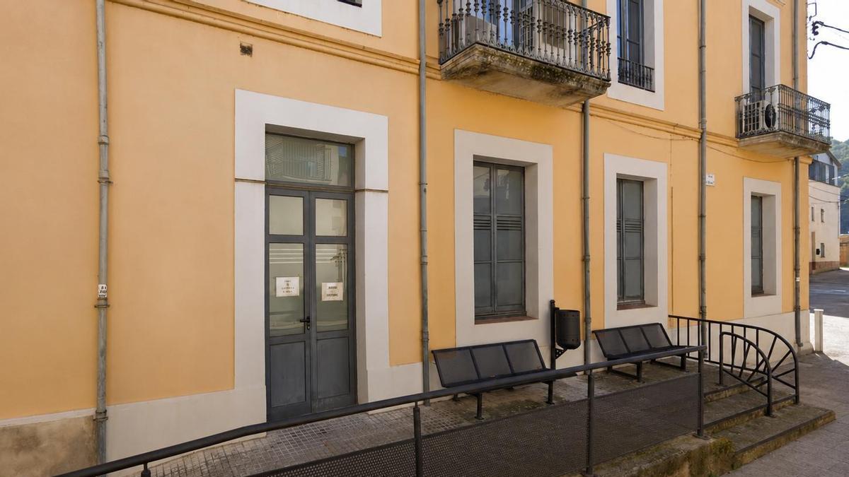 El consultori local de Bescanó, ubicat a l'edifici de l'ajuntament.