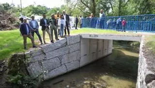 Ponteareas levanta el puente que aislaba dos núcleos de Fontenla