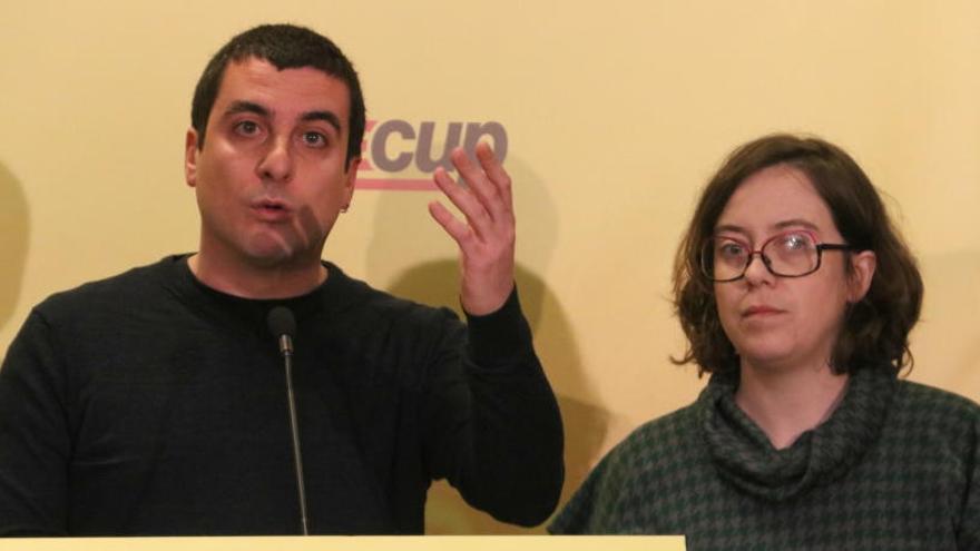 El portaveu del Secretariat Nacional de la CUP, Quim Arrufat, i la diputada Eulàlia Reguant