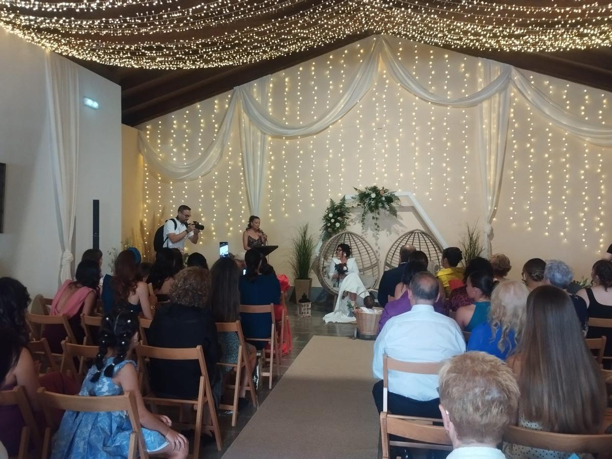 La boda de dos mejores amigos, Sara y Bruno, en Llanera, en imágenes