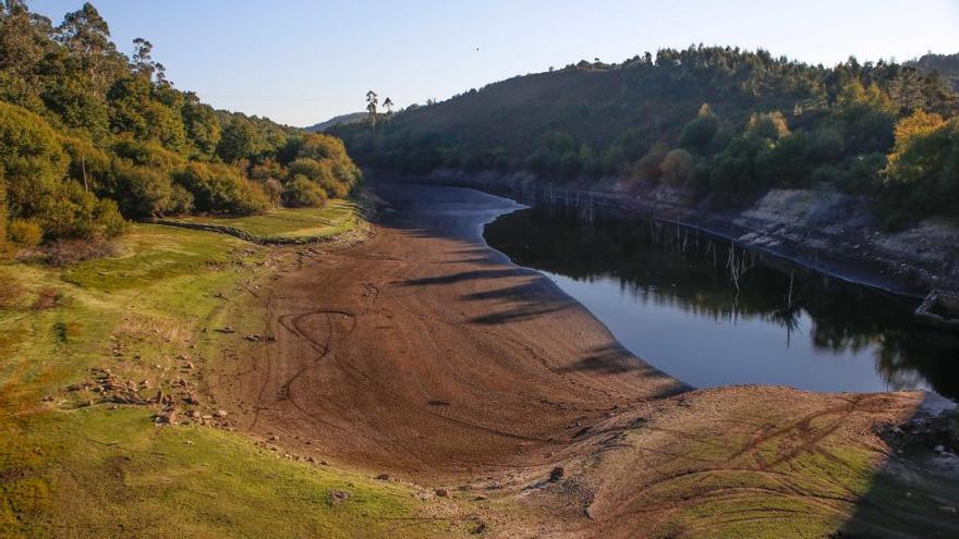 El embalse de Eiras está por debajo del 40% // R. Grobas