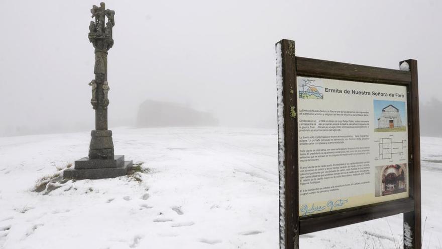 Nieve esta mañana en el monte Faro.