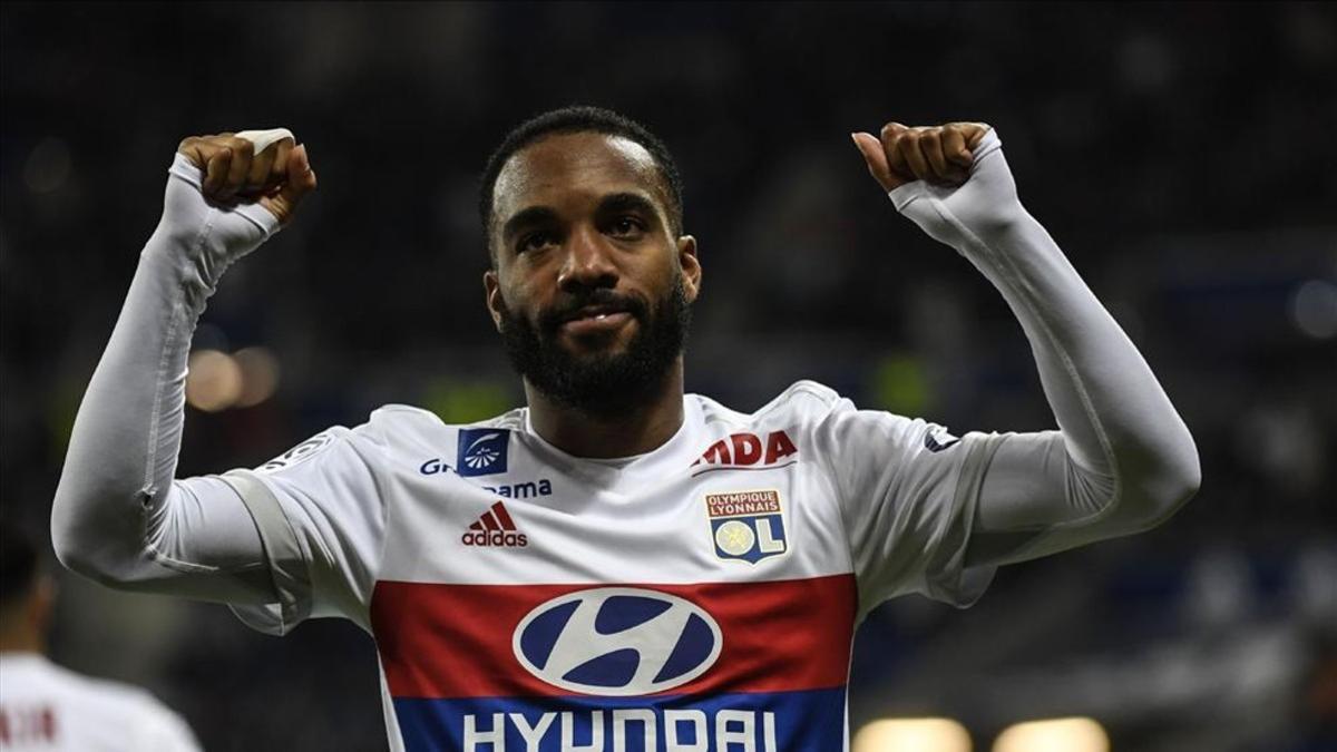 Lacazette tiene un acuerdo verbal con el Atlético