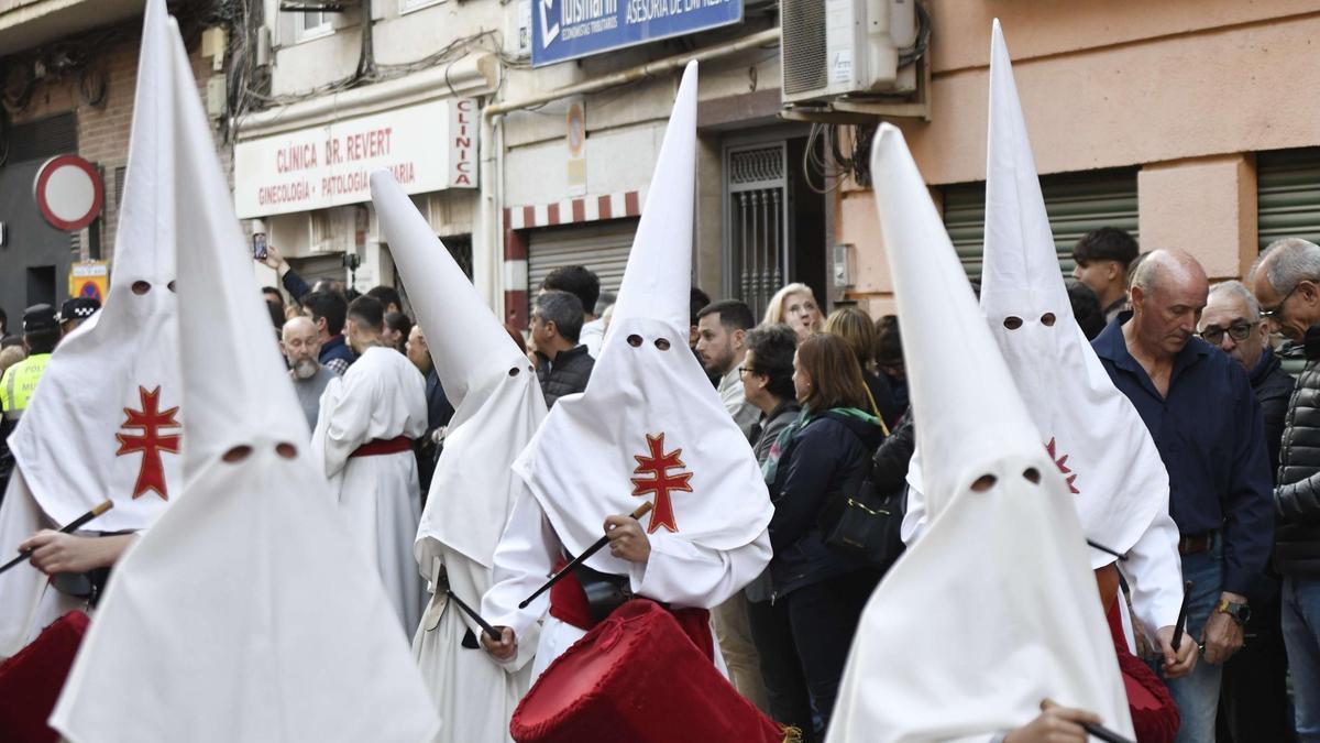 La procesión de la Cofradía de la Salud este Martes Santo en Murcia, en imágenes