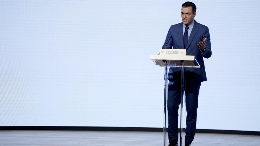 Pedro Sánchez anuncia una bonificación a los combustibles y otras medidas económicas.