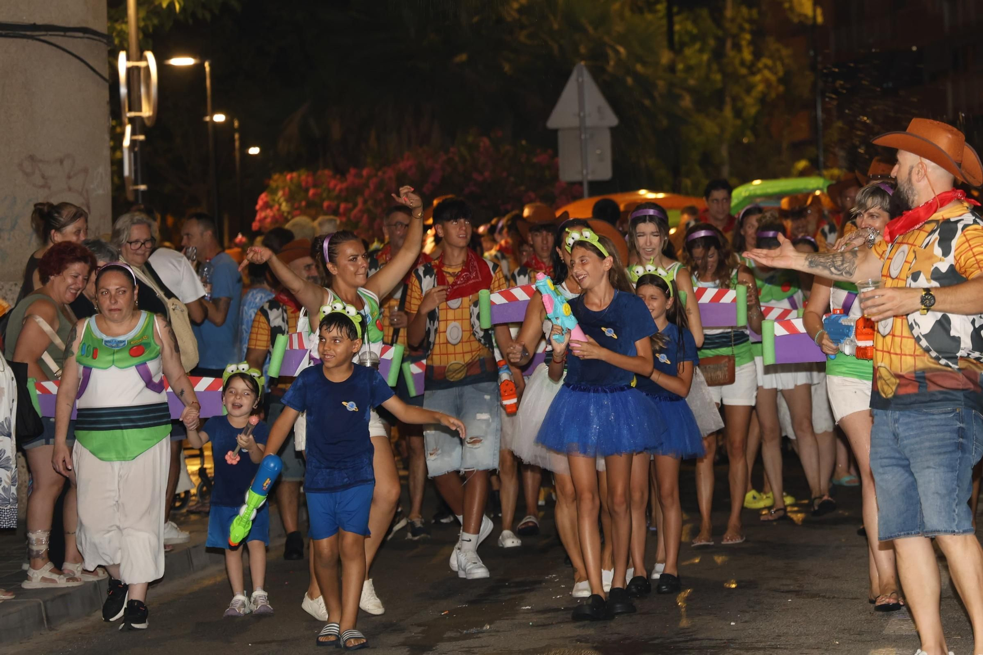 La divertida Retreta de los Moros y Cristianos de San Blas en Alicante