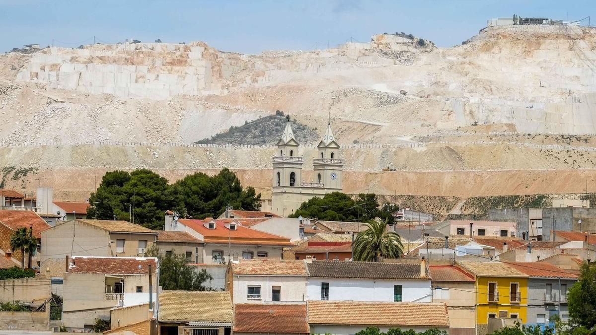 La AVL avala l’Alguenya como denominación oficial única y rechaza que la forma en castellano vaya primero