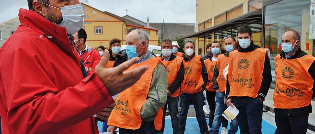 Protestas ante un supermercado en Xinzo de Limia.