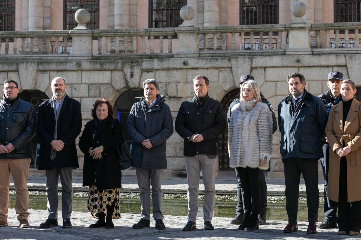 Minuto de silencio en Toledo por las víctimas del descarrilamiento del tren en Adamuz