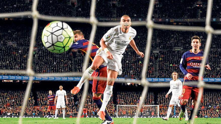 Kann Lionel Messi (re.) wieder für Barça das Spiel entscheiden?