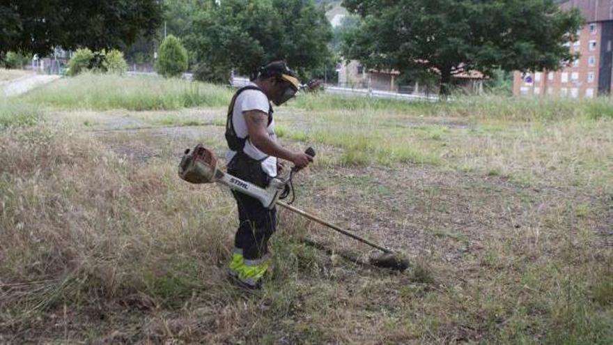 Langreo prevé contratar antes del verano a 14 trabajadores