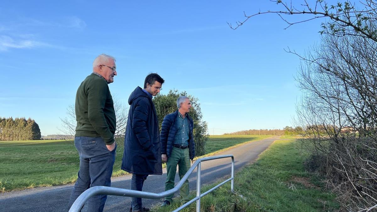 Borja Verea na visita a Busto