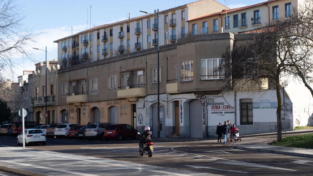 Edificios que se derribarán este año para liberar la muralla de Zamora.