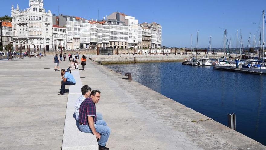 Algunas nubes en Galicia en otro día de tiempo estable