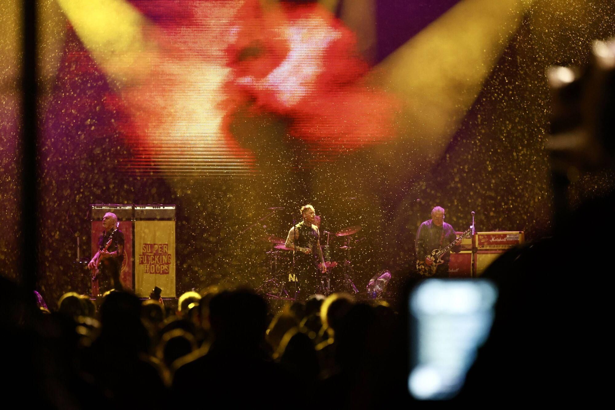 Así fue el concierto de los "Sex Pistols" en el festival Tsunami de Gijón.