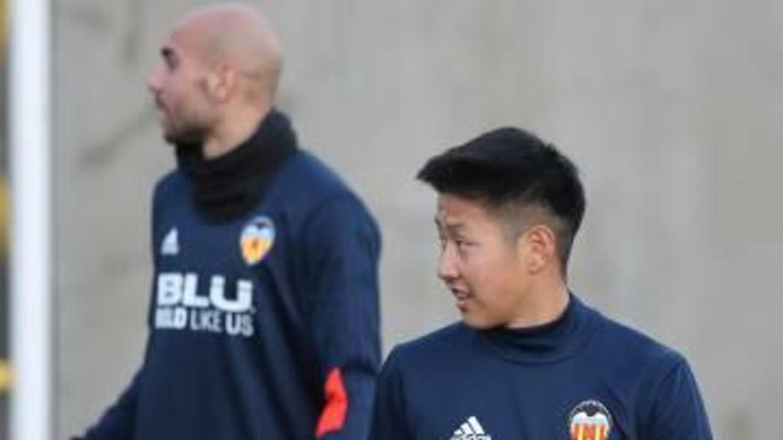 Zaza y Kangin Lee, en un entrenamiento del primer equipo en la ciudad deportiva.