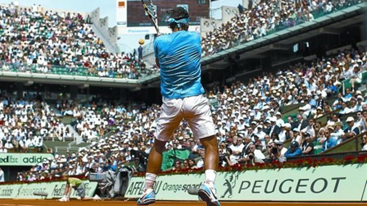 Rey de la tierra batida 8 Rafael Nadal, en una de sus victorias en el torneo de Roland Garros.