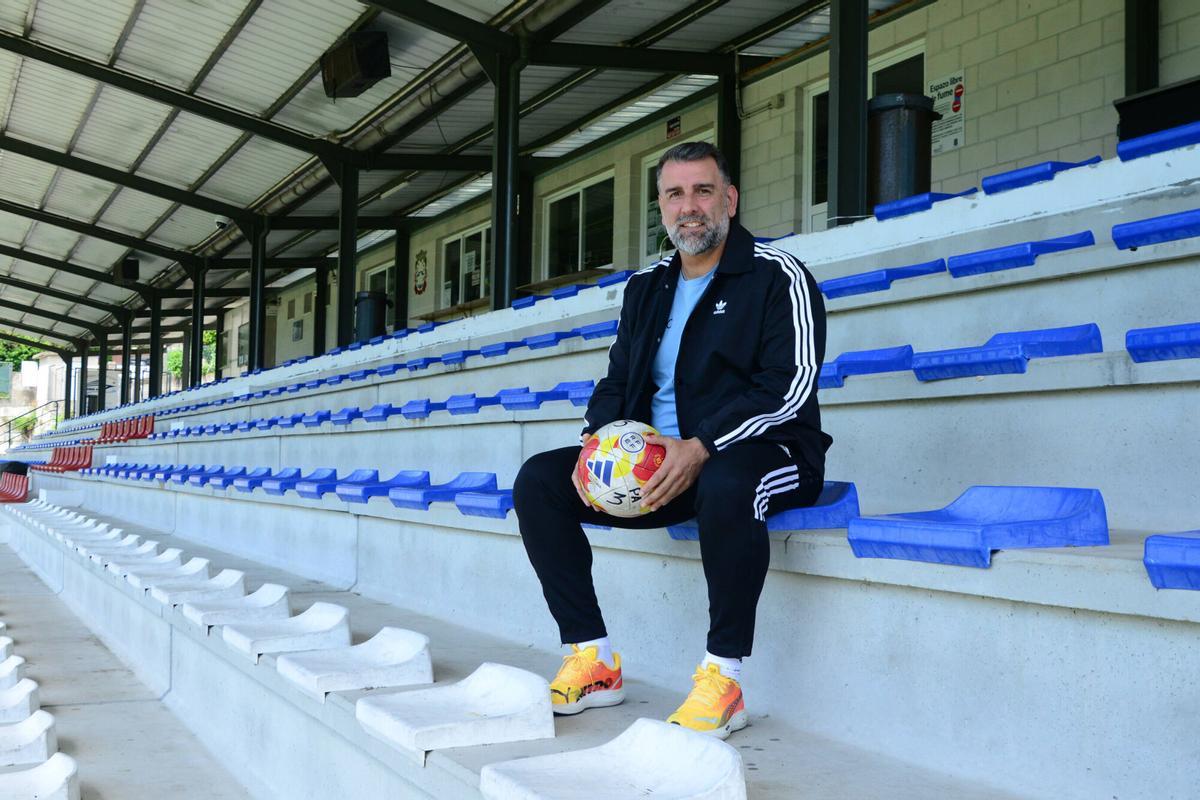 Miguel Alonso, en el campo Iago Aspas Juncal-O Casal de Moaña.