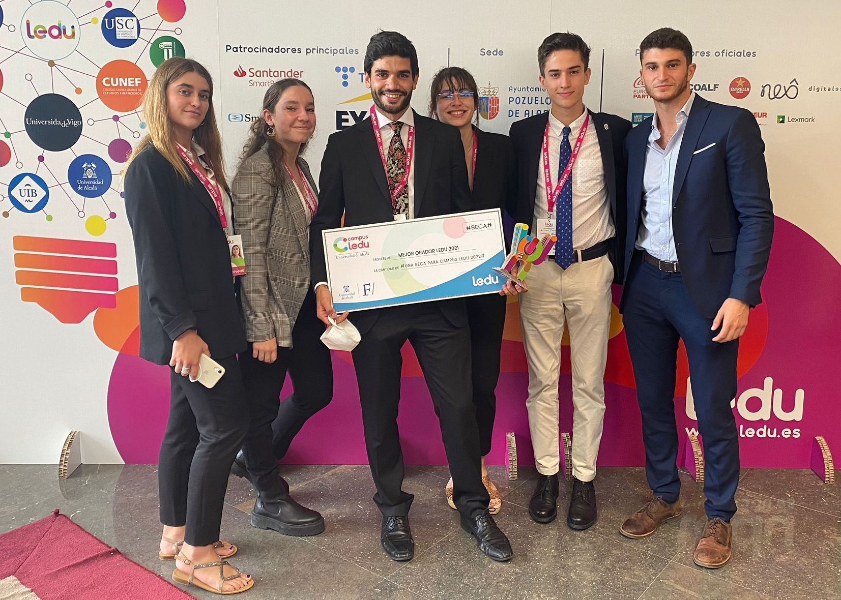 El equipo vigués, en la entrega de premios.